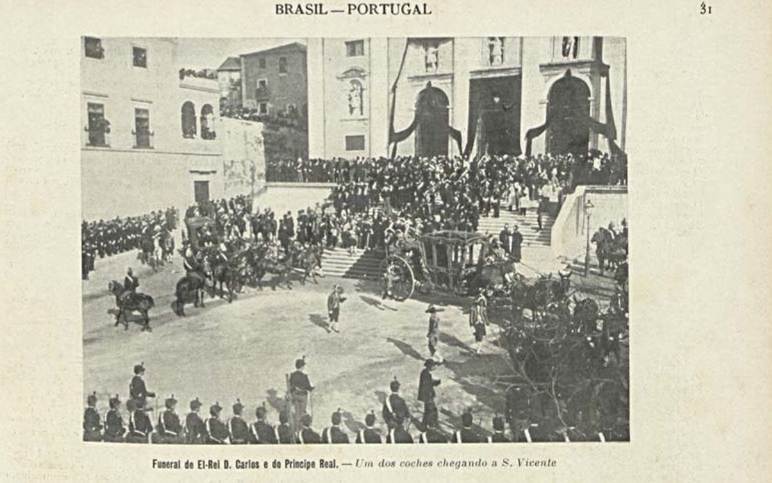 Foto do funeral do rei D. Carlos e do príncipe D. Luiz Filipe, seu filho, publicada na Revista Brasil-Portugal em 16 de fevereiro de 1908